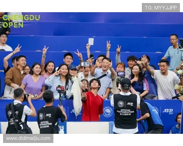 商竣程首轮告捷周意晋级十六强中国网球新星闪耀赛场