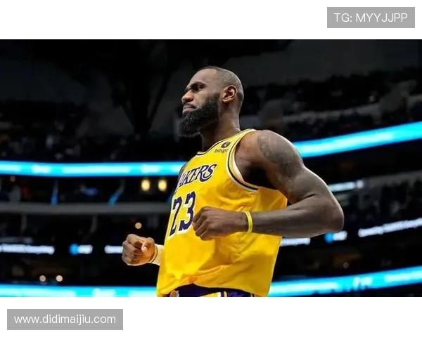 詹姆斯强调灵活调整打法是球员适应球队的重要生存智慧 詹姆斯强调灵活调整打法是球员适应球队的重要生存智慧